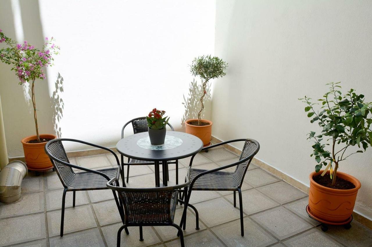 Quiet Urban Studio With Private Backyard Salonicco Esterno foto
